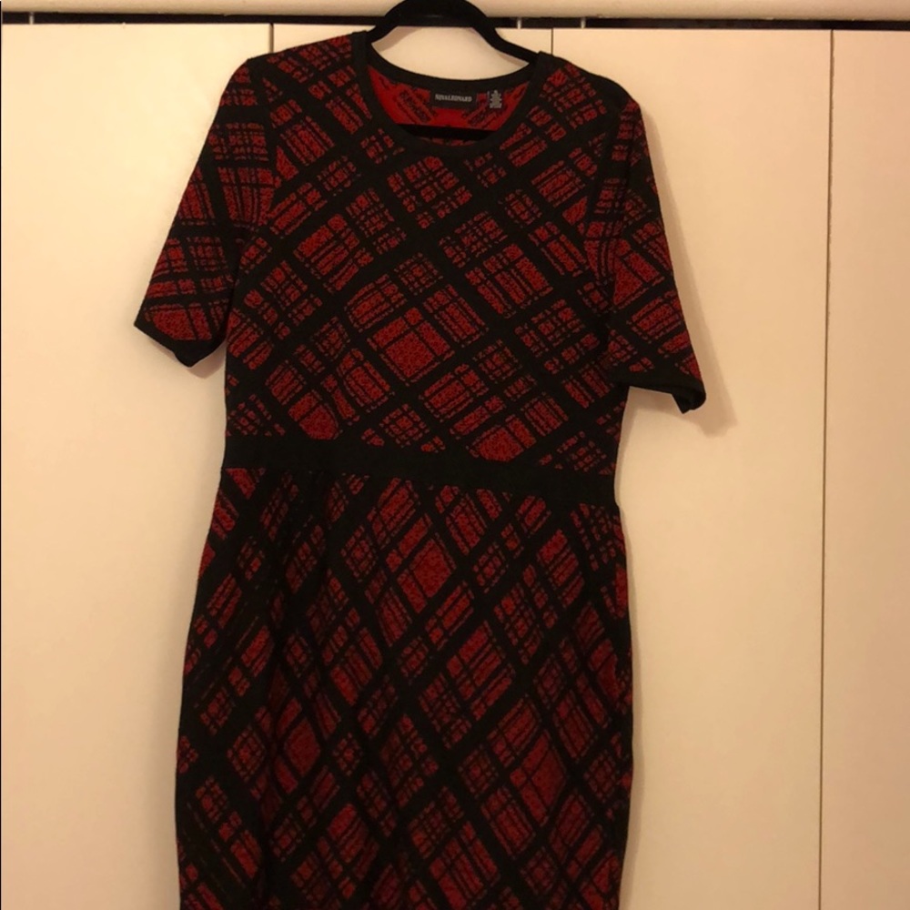 Nina Leonard red and black dress